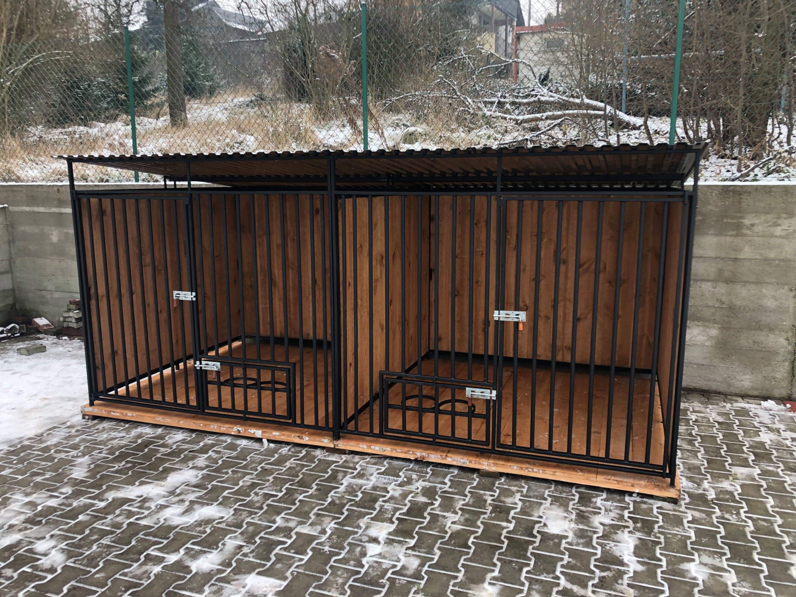 Kojce dla psów received 2299377753625297 scaled - Kojce dla psów